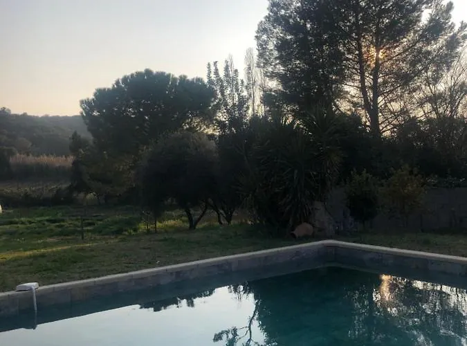 Semesterbostad Au Bout Du Chemin Le Pouget